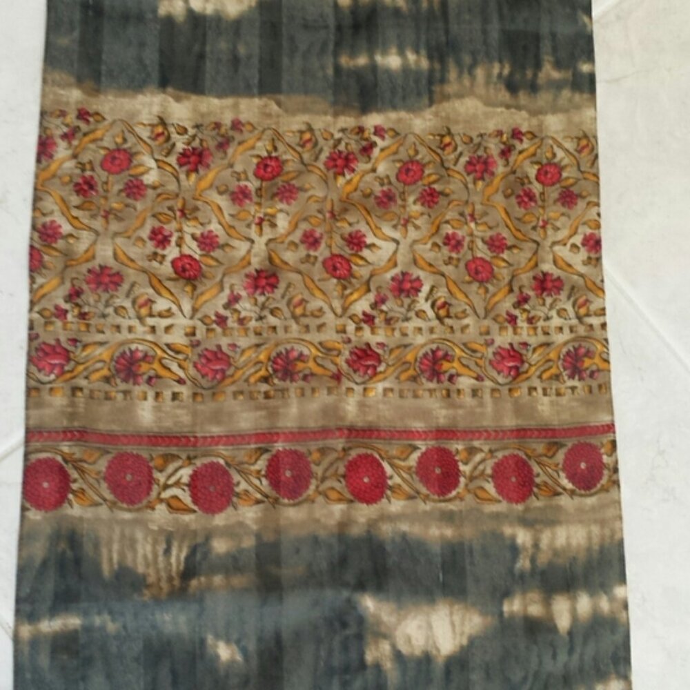 Beautiful Scarf - Picture 7 of 7